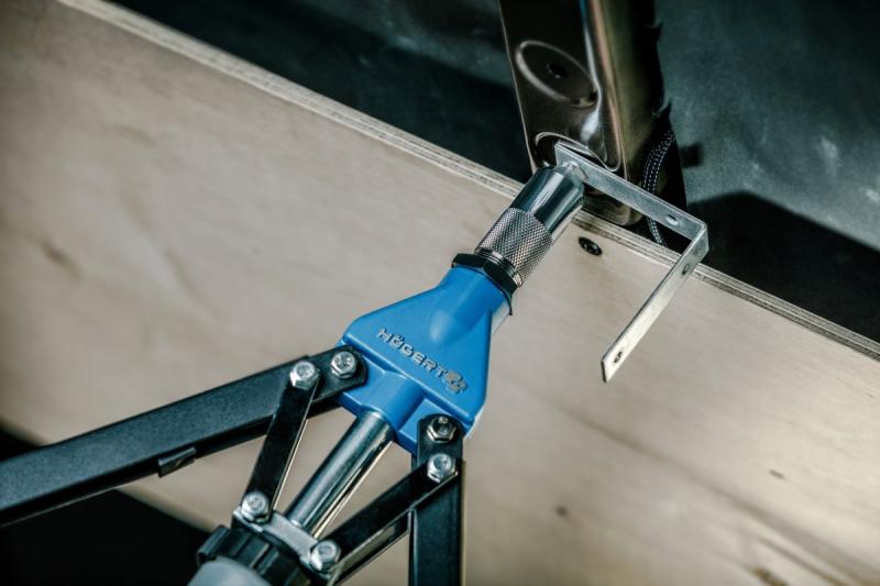 Hoegert Tweehandige popnageltang 530 mm vijf verwisselbare neusstukken maximaal 6,4 mm. 1208960154