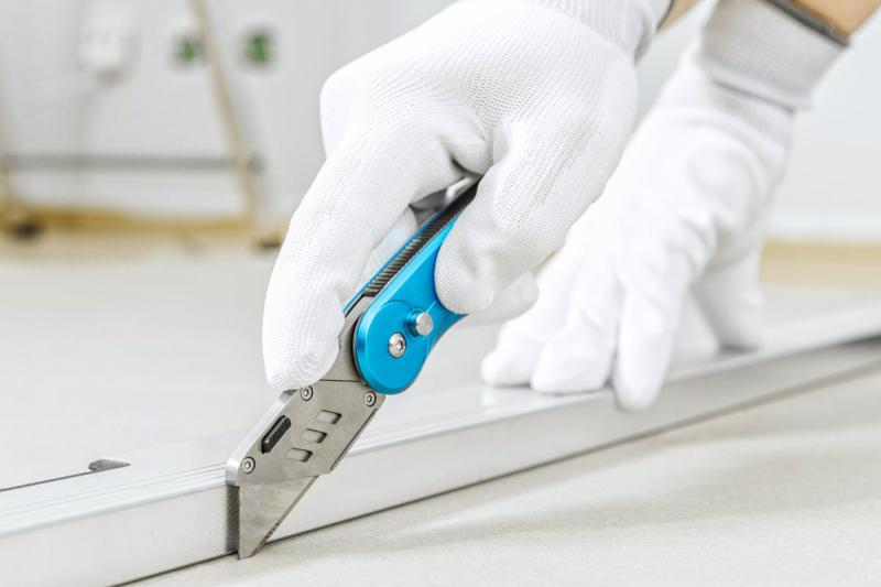 Hoegert Mes met een nuttig lemmet van aluminium en een SK5 stalen lemmet. 1208960405