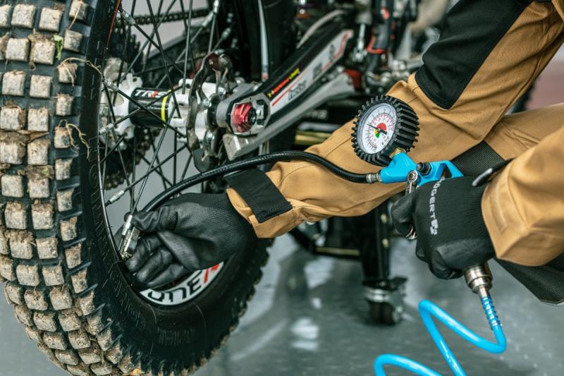 Hoegert bandenpomp 1208960625