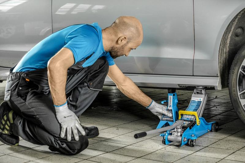 Hoegert Hydraulische fleskrik met laag profiel, 2 ton, 89-359 mm. 1208962140