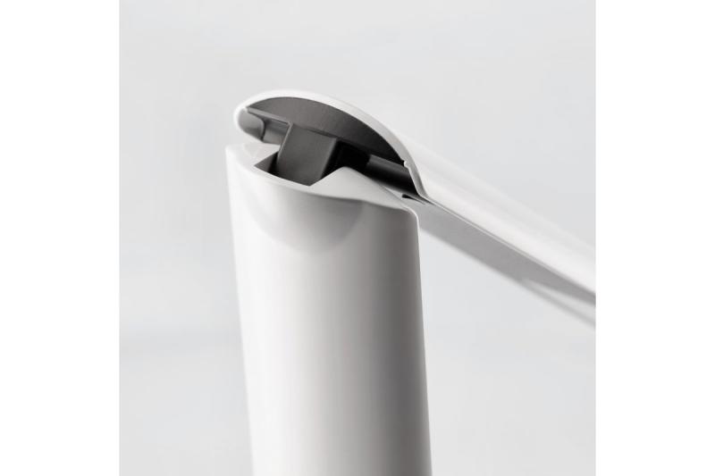 Decor Bureaulamp FLOWER 4W 240lm.AC220-240V 4000K batterij 1800MAh Ra>80 zwart/wit 1208962481