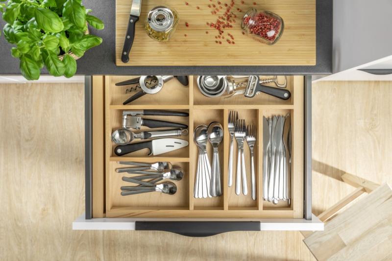 Aluminum handle PICADO C=256/296/18mm chrome 1208965630