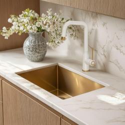 Quadri Stamford Keukenmengkraan Wit met PVD Gouden Afwerking met Draaibare Haakse Uitloop 1208967697