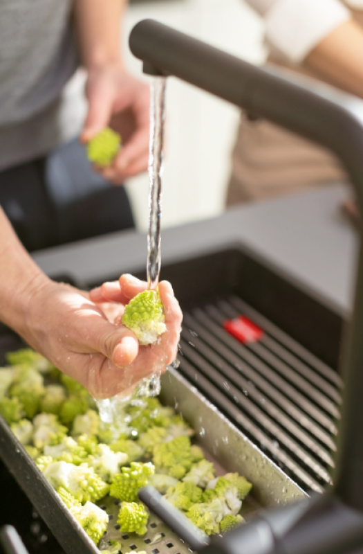 Franke Active Twist Eenhendel Mengkraan Zwart met Uittrekbare Uitloop en Geïntegreerde Waste Bediening 115.0669.769