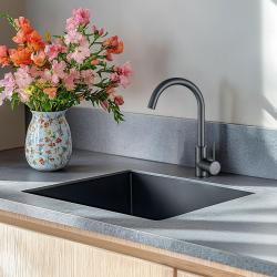 Ausmann Arvia Gun metal PVD keukenkraan met draaibare uitloop 1208970641